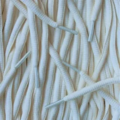 Ovale veters Melkwit